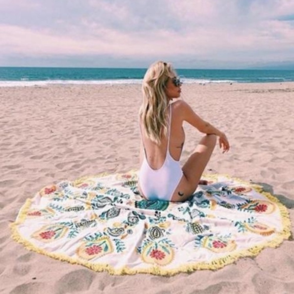 NWT Gypsy Boho Beach Roundie Picnic Blanket Cream Red Gold Teal*